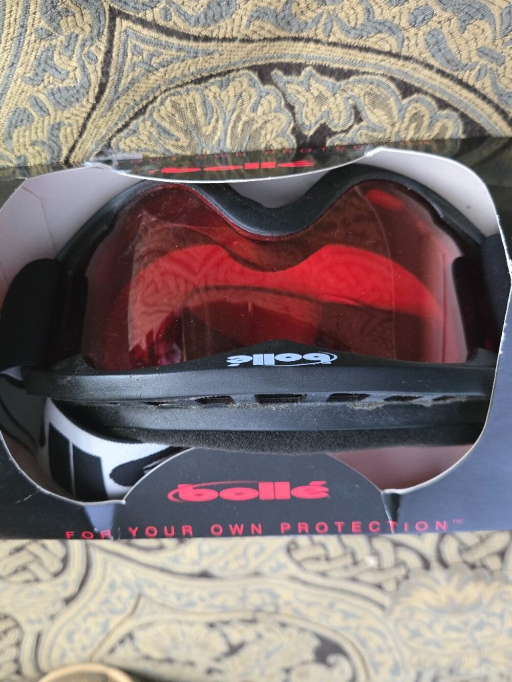 BOLLE UNTRAVIOLET LIGHT EYE PROTECTION SKI/SNOW BOARDING GOOGLES